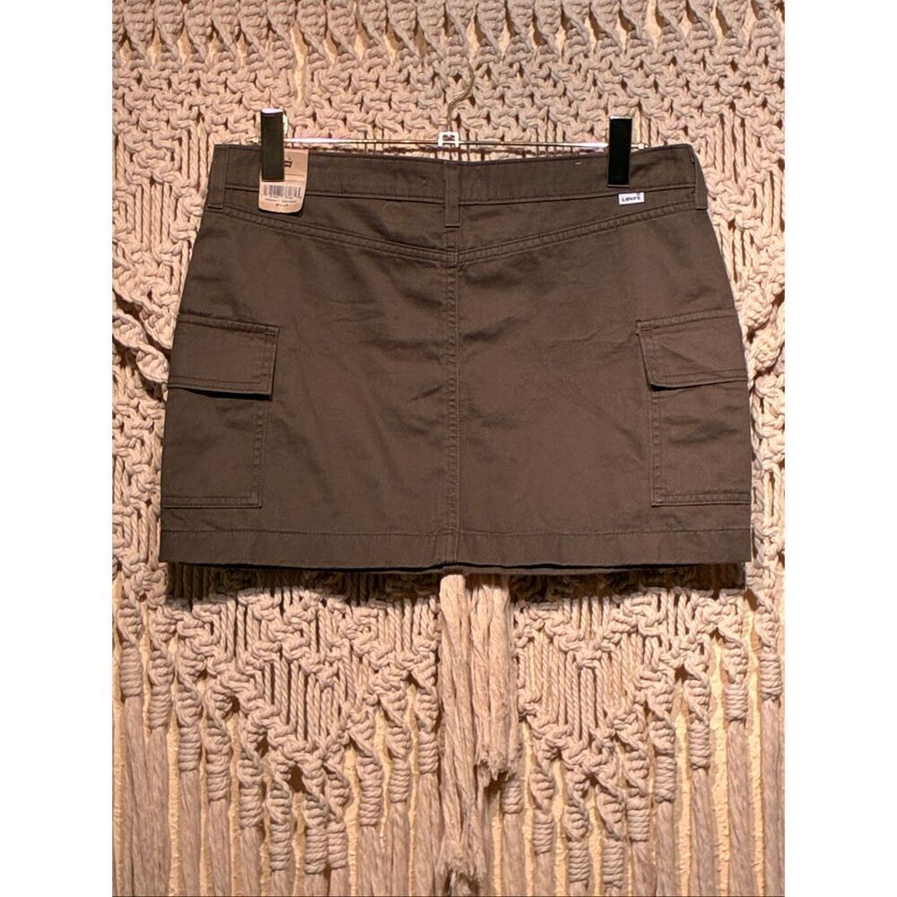 Levi's '94 Cargo Mini Skirt Grape Leaf Olive Size 29 NWT A75200001 - Picture 4 of 8